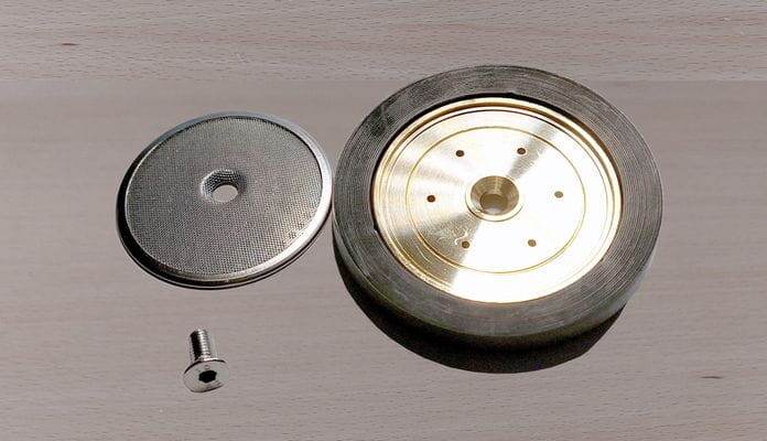 Duschplattenhalter mit Duschplatte für die Ringbrühgruppe bei ECM Manufacture / Profitec Espressomaschinen